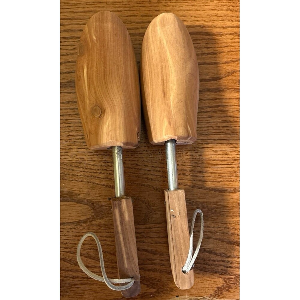 Vintage Pair of  Wooden Cedar Shoe Trees Stretchers Shaper Size L Inserts
